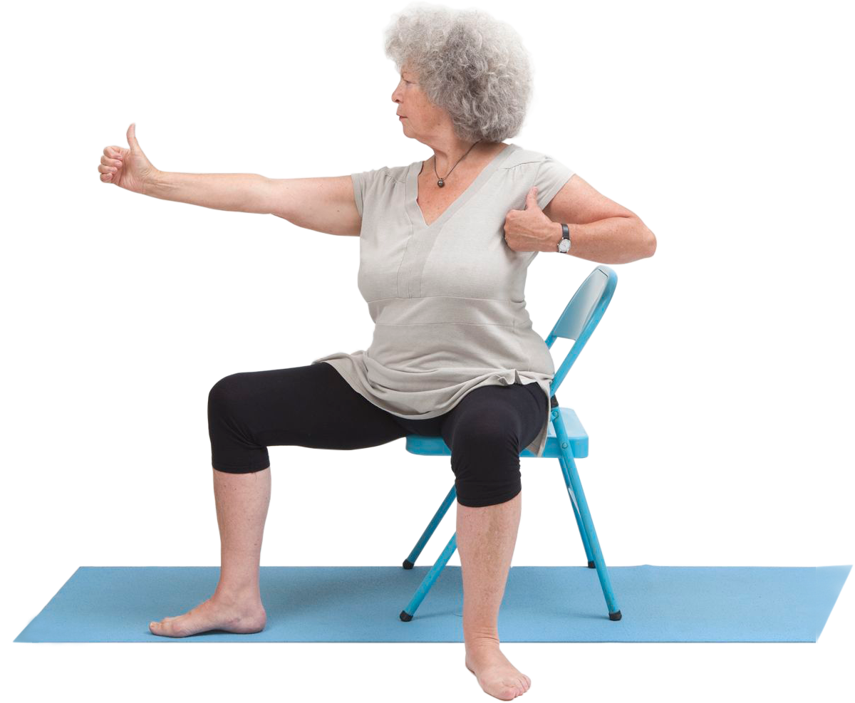 aeltere dame macht yoga